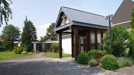 Der Eingangsbereich der Erlöserkirche der KG Elsen